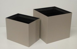 Fiberglass Lipless Flat Bottom Planters Picture