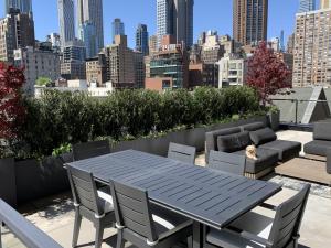 Fiberglass Engineering Planters 181 E 28th Pic 