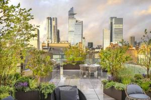 Fiberglass Engineering Lipless Flat Bottom Planters