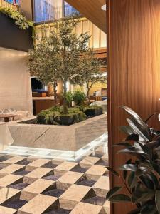 Fiberglass Lipless Flat Bottom Interior Planter